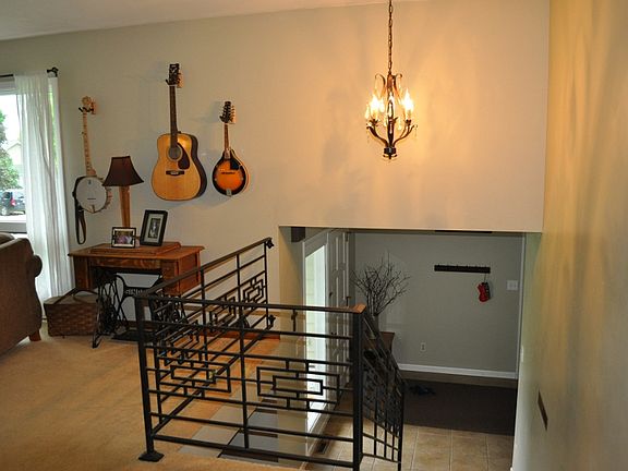 2nd image of 208 Orchard Ln