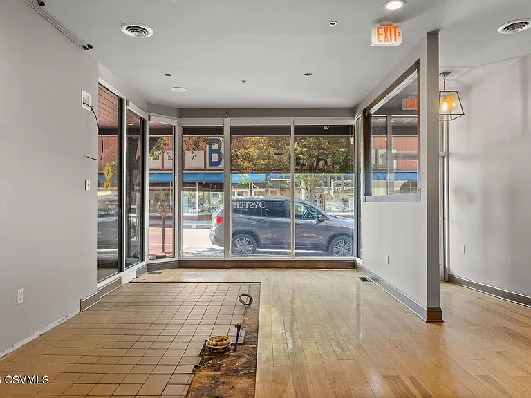 494 Mill St — Photo 9