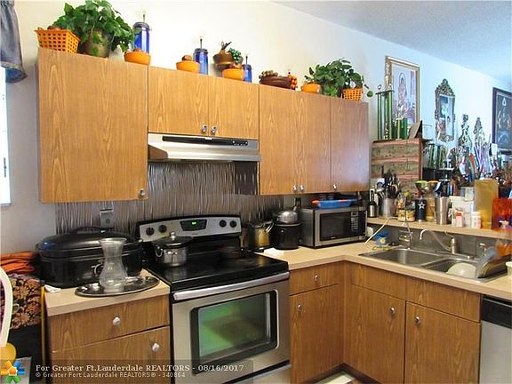 3rd image of 4821 NW 19th St