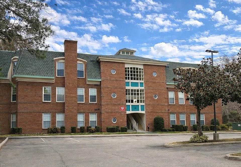 1st image of 300 Riveranne Ct APT 313