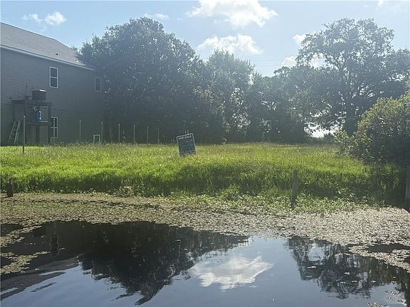 2nd image of 58577 Elenore Dr