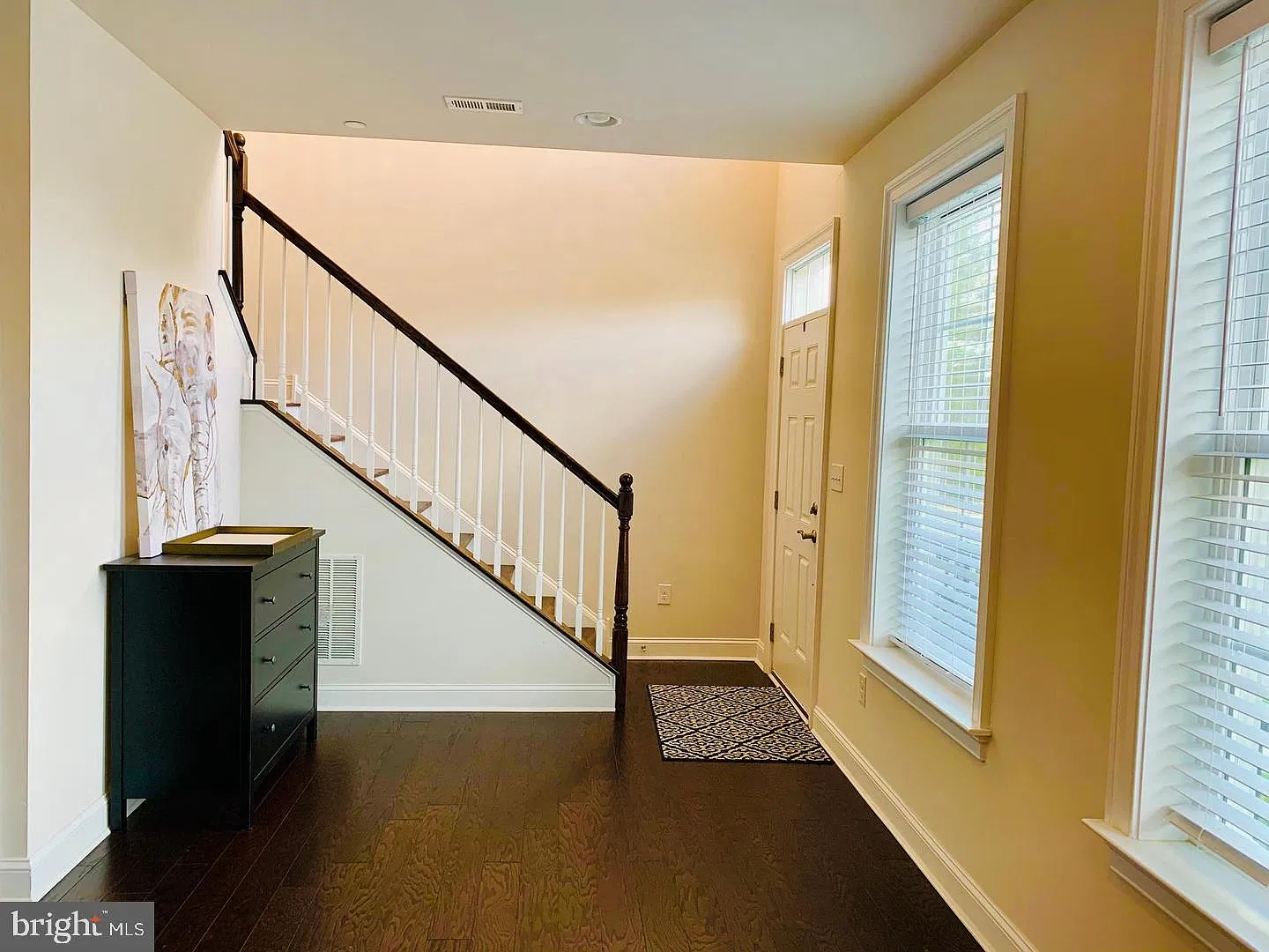 4 bed, 5.0 bath, 3096 sqft, $4,650 — Photo 3