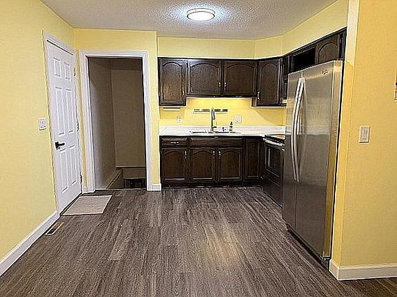 4th image of 1790 Maple Park Cir