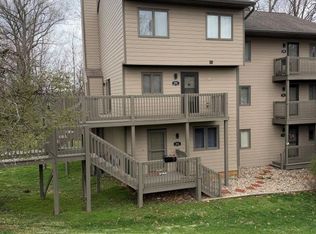 9640 S Lake Ridge Dr, Bloomington, IN 47401