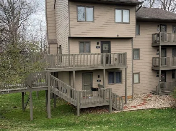 9640 S Lake Ridge Dr, Bloomington, IN 47401