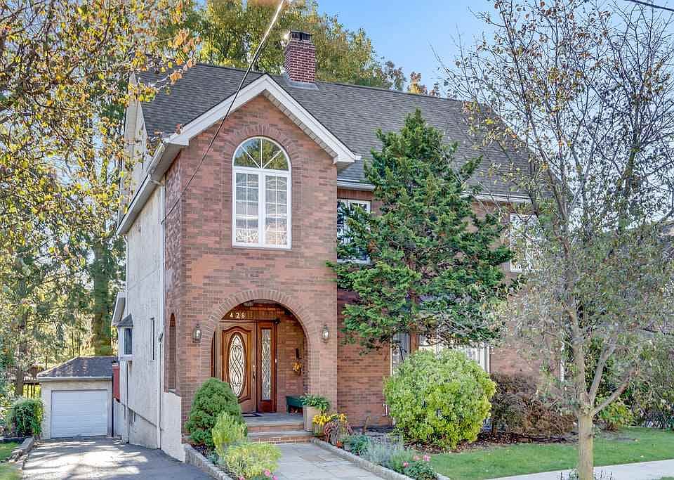 428 Cecelia Ave, Cliffside Park, NJ 07010 Zillow