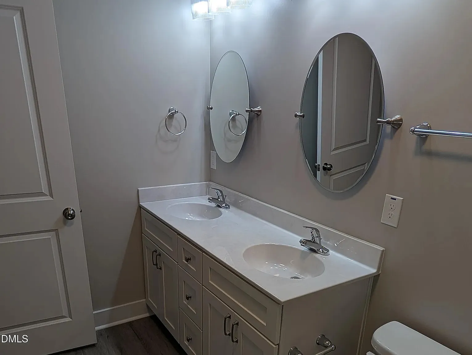 3 bed, 2.5 bath, 1609 sqft, $1,900 — Photo 4