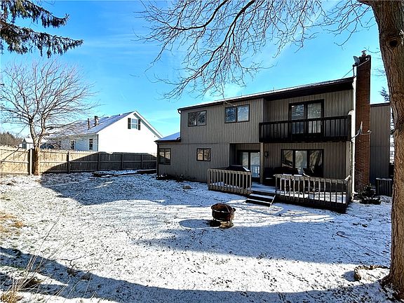 3rd image of 4918 King Arthur Dr
