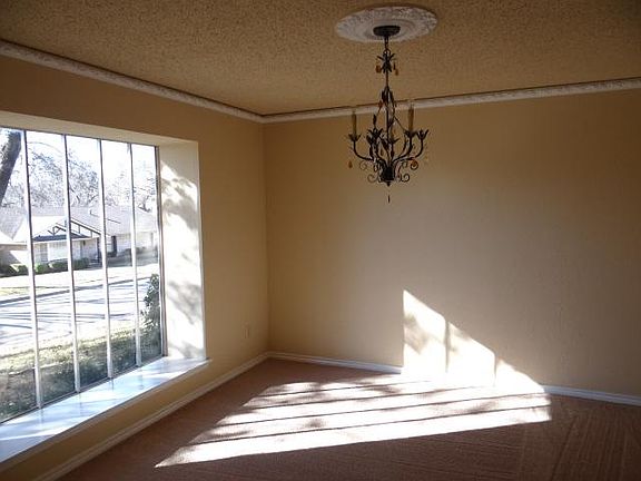 4th image of 337 Squirebrook Dr