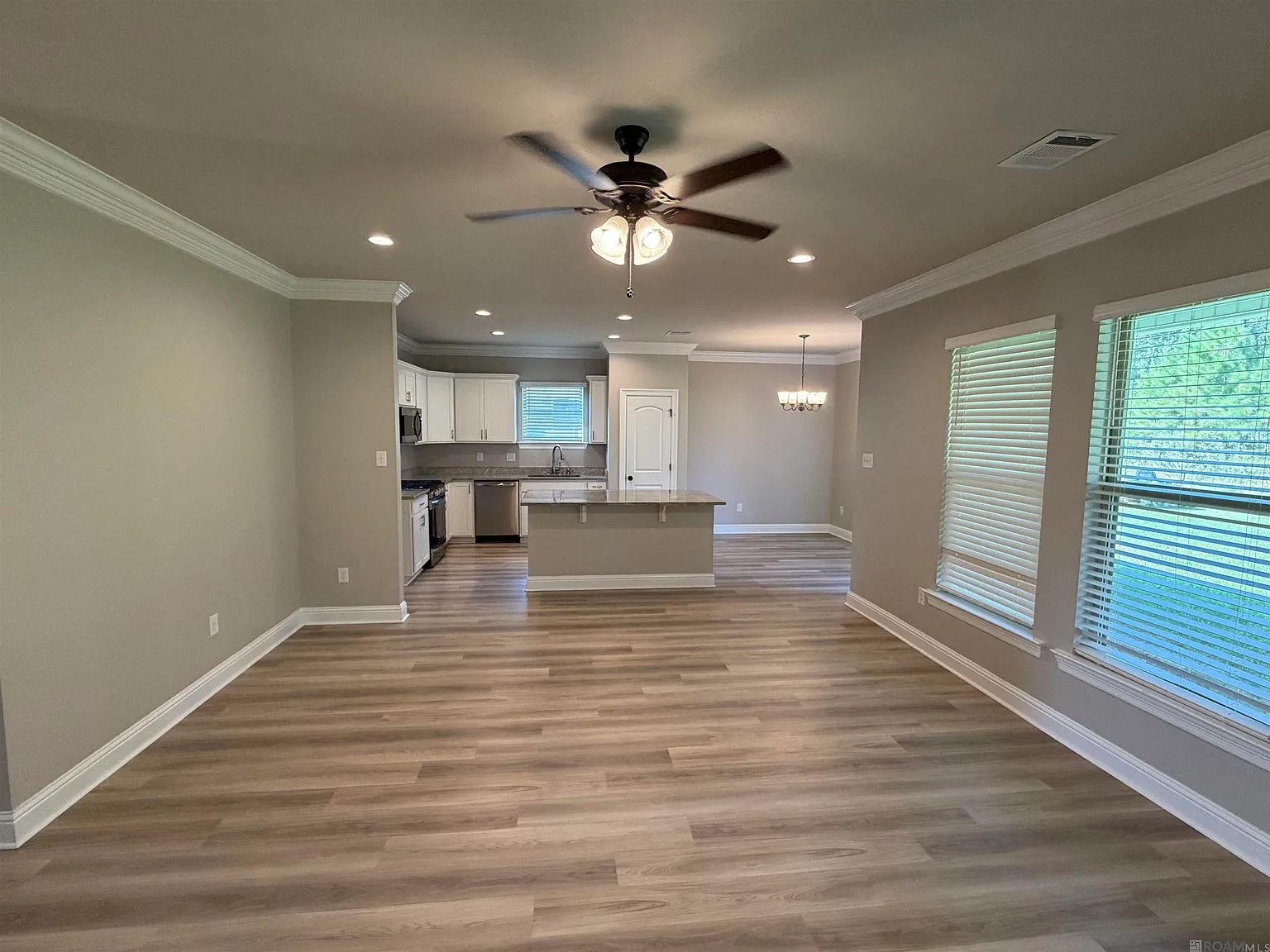 4 bed, 1858 sqft, $2,200 — Photo 3