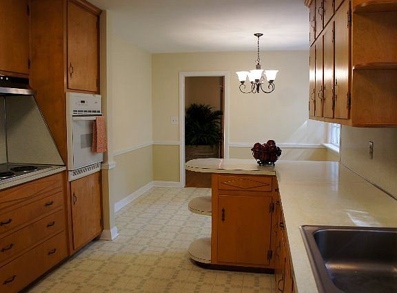 5th image of 171 Beech Ave