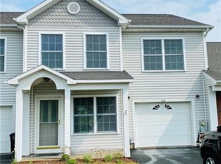 210 Edmund St Ext, Sackets Harbor, NY 13685
