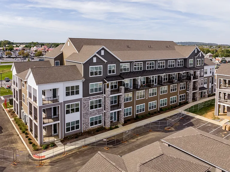 The Pointe at Overlook — Photo 1
