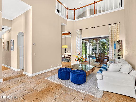 5th image of 264 CLEARWATER Drive