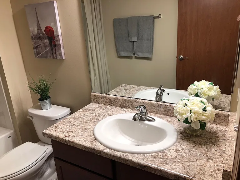 Ambaum Place I | Modern Apartment Homes w/ In-Unit Laundry! — Photo 28