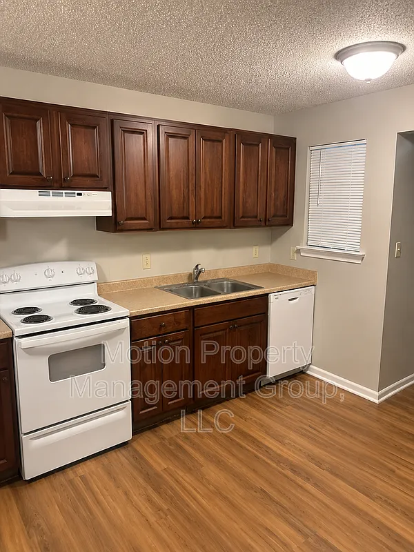 2 bed, 1.0 bath, 750 sqft, $1,200 — Photo 4