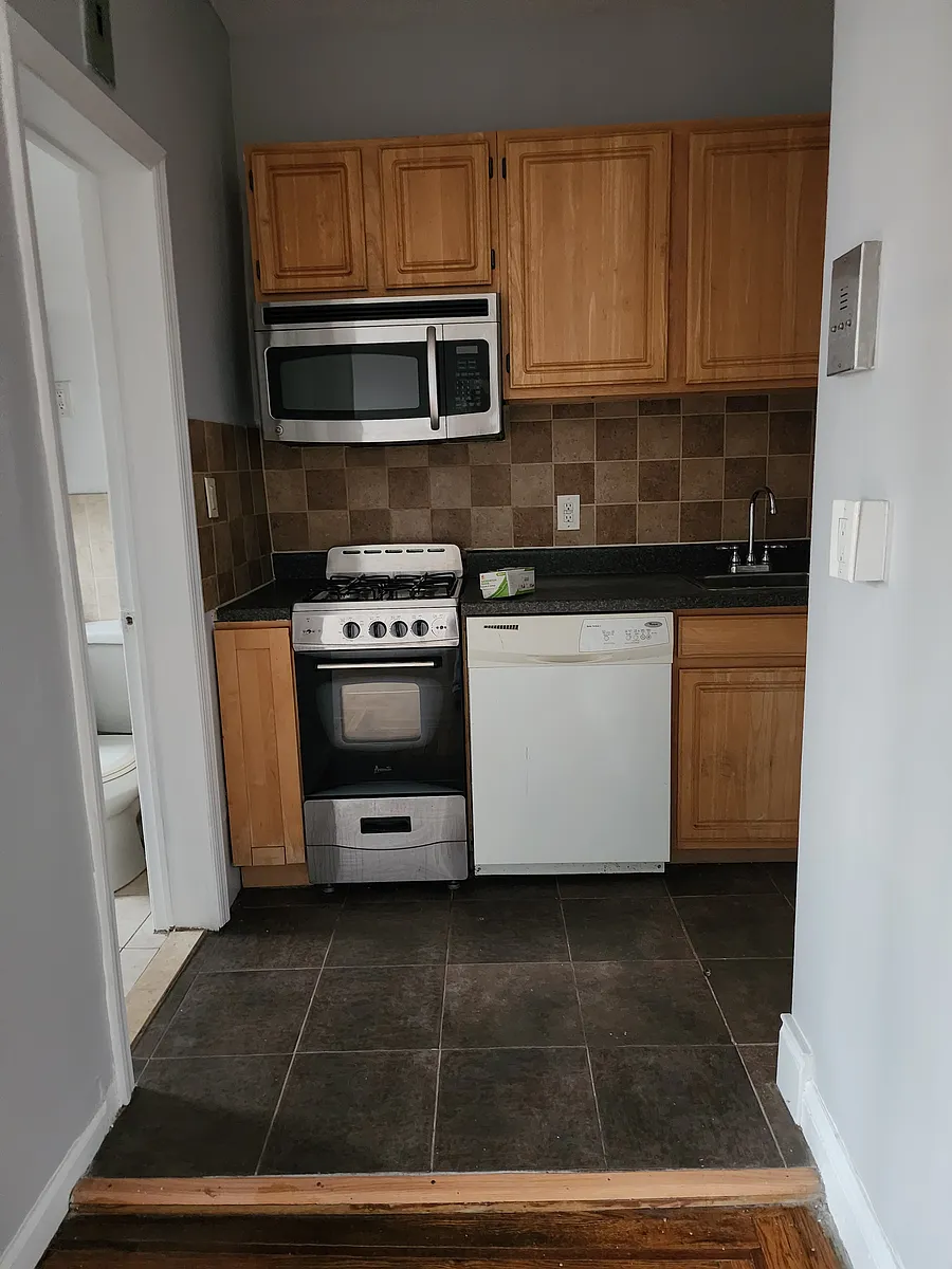Building Photo - 118 Corbin Ave #301