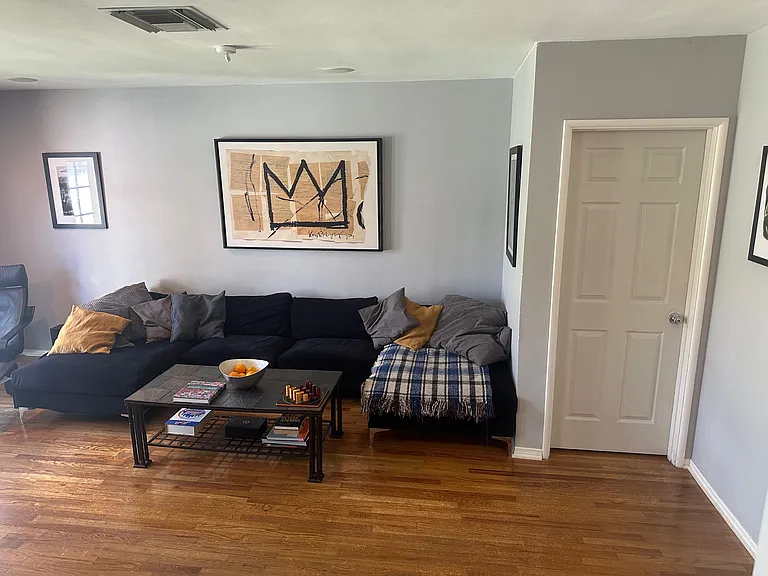 8958 N Swinton Ave — Photo 40