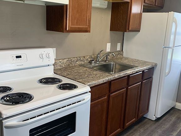 4th image of 1910 Vinton St APT 3