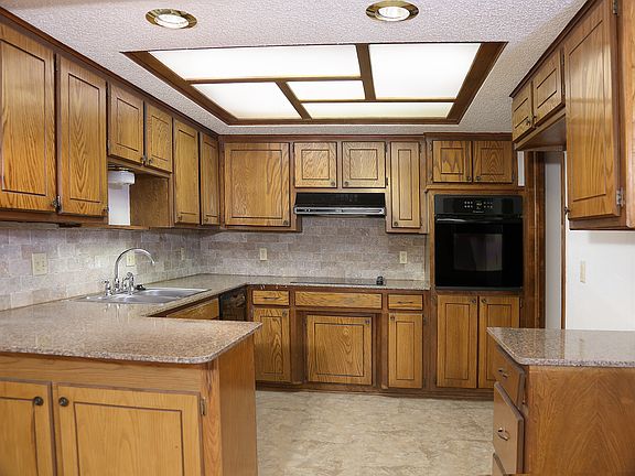 2nd image of 324 E Platt Dr