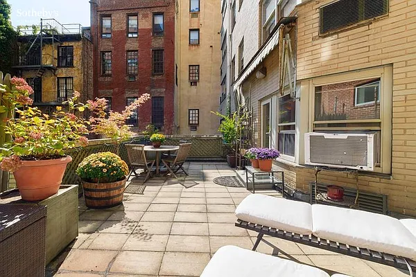 Sold by Sotheby's International Realty | media 5