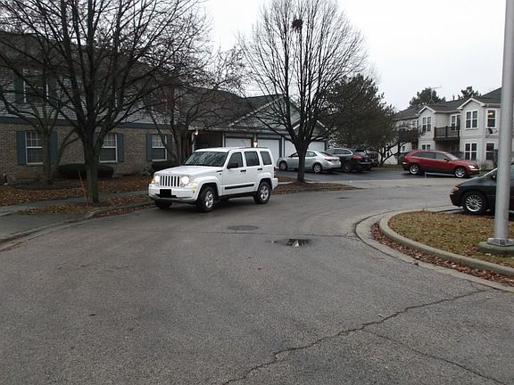 5th image of 1025 Chaucer Ct APT A