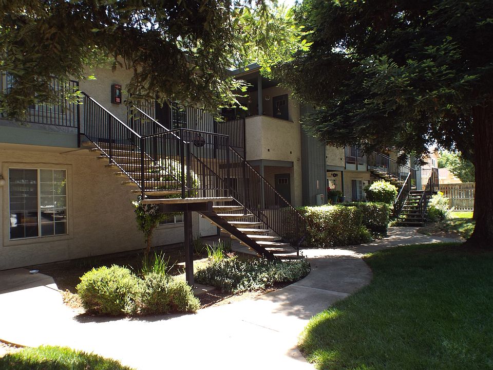 2nd image of 480 Manzanita Ave APT 13
