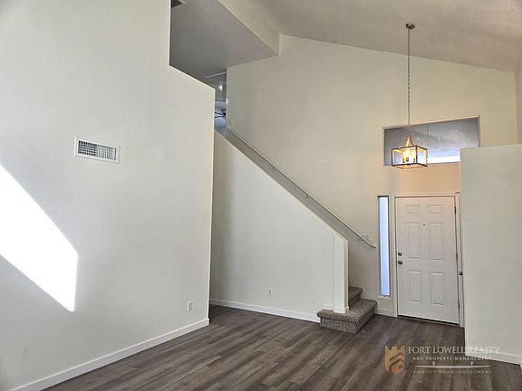 4th image of 4025 E Coolbrook Ave