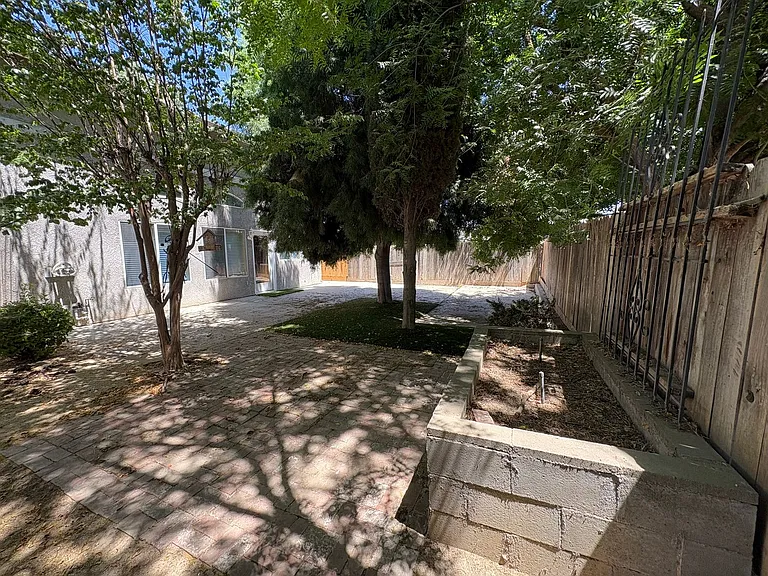 703 W Russell Ave — Photo 51