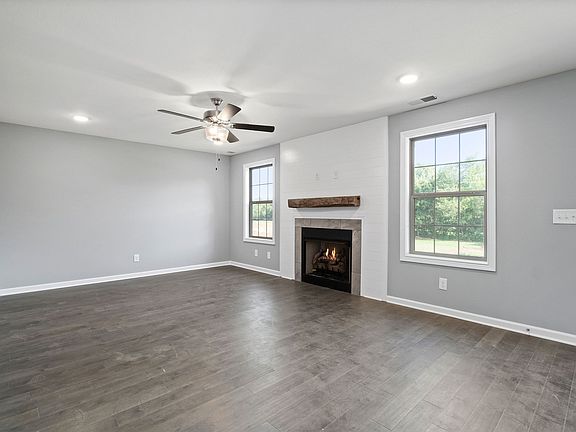 3rd image of 401 Wingfield Dr