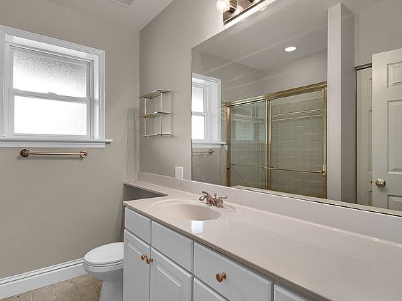 5th image of 7538 Wydown Blvd APT 3B