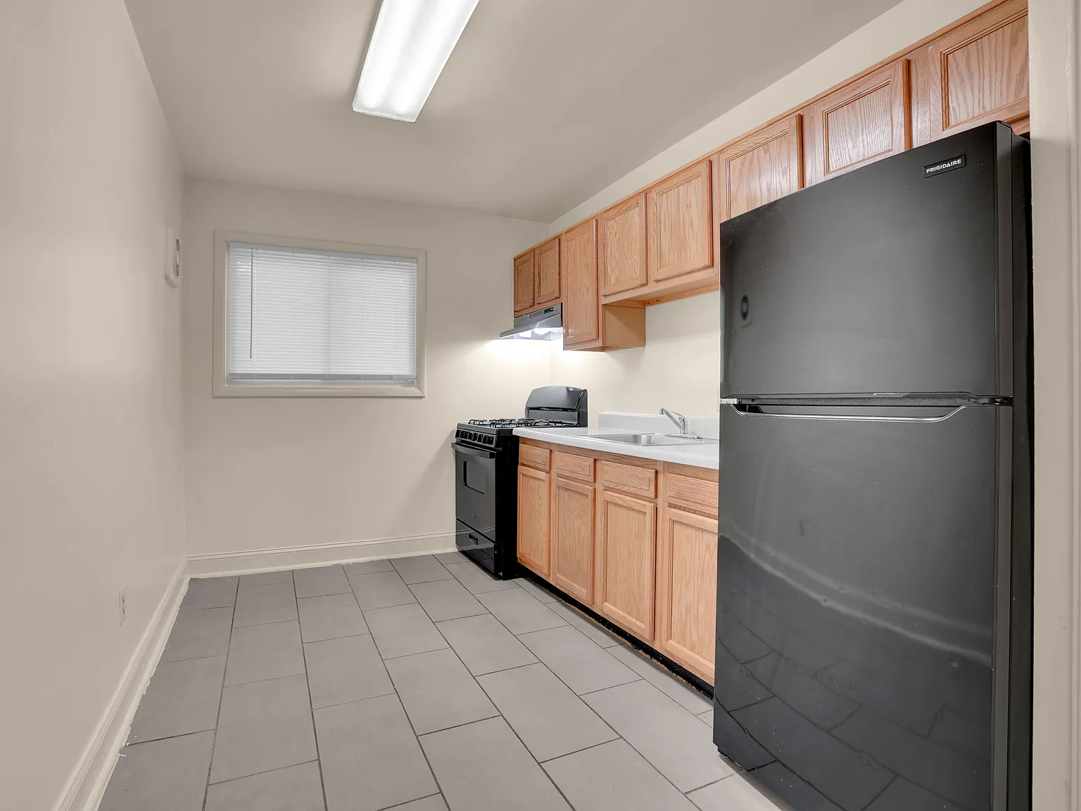 Tudor Place Apartments — Photo 2