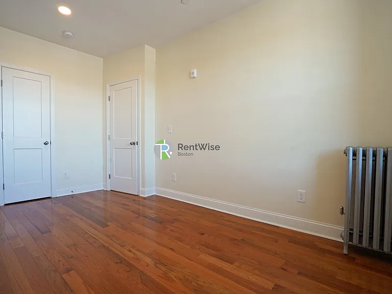 123 Sutherland Rd #P — Photo 19