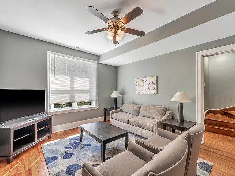 2107 Russell Blvd #2E — Photo 1