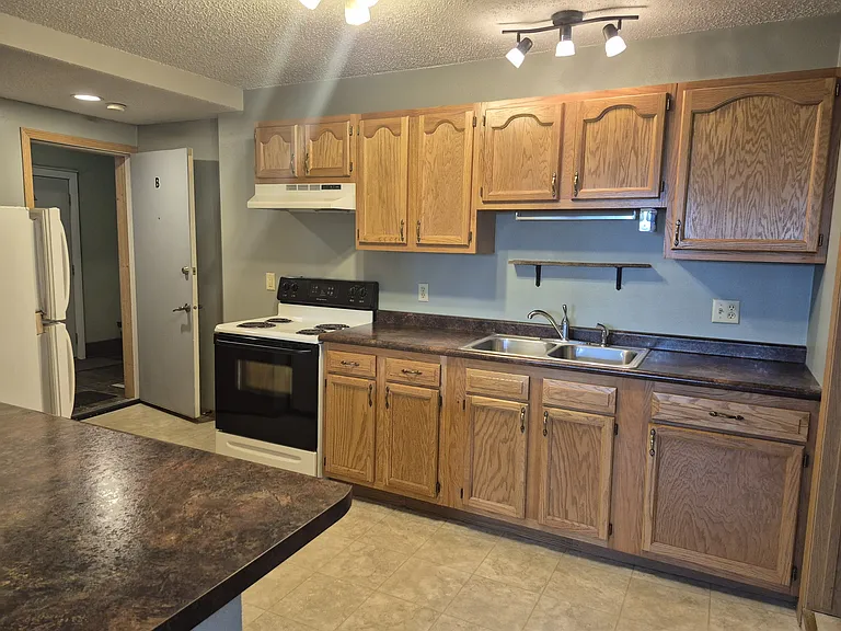 154 S Central Ave #1 — Photo 3
