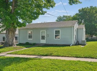 3305 E 13th St, Des Moines, IA 50316