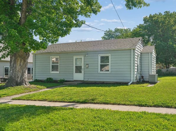 3305 E 13th St, Des Moines, IA 50316