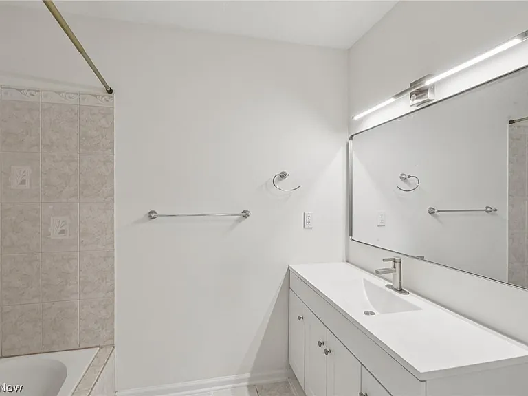 4473 Habersham Ln S — Photo 25