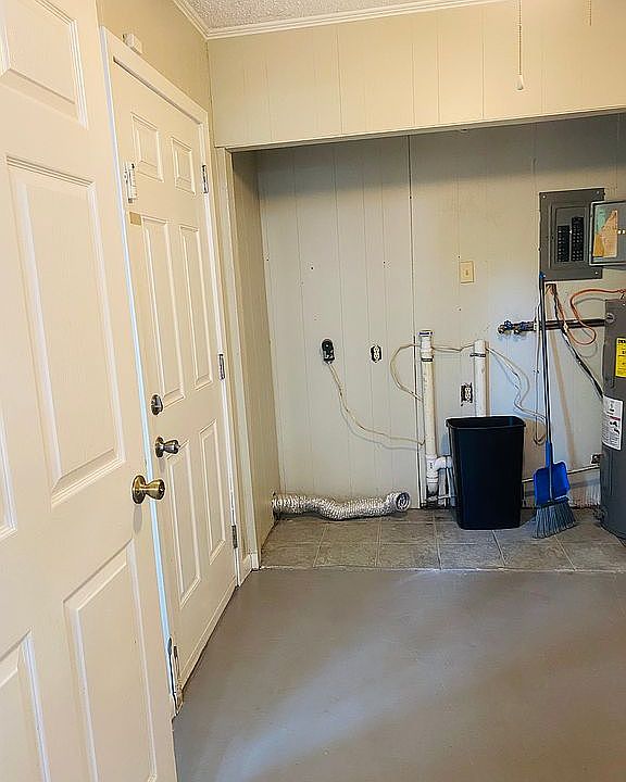 1st image of 222 Glenda St