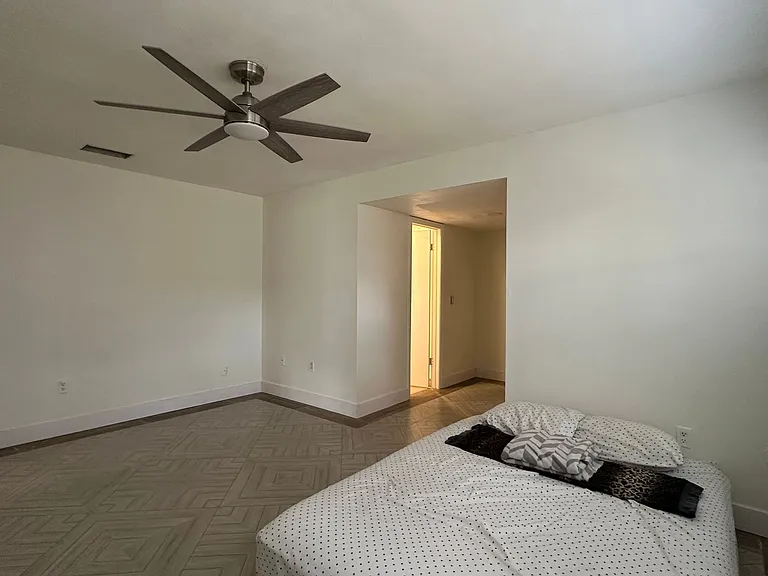 616 Iris St — Photo 8