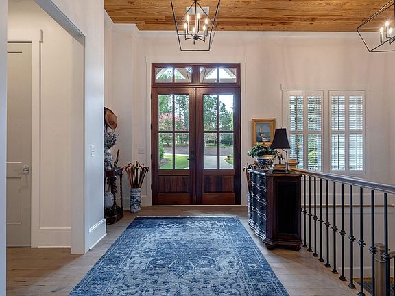 5th image of 1041 Lake Pointe South