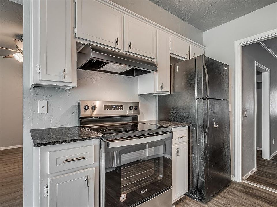 1st image of 207 E Bass Ave
