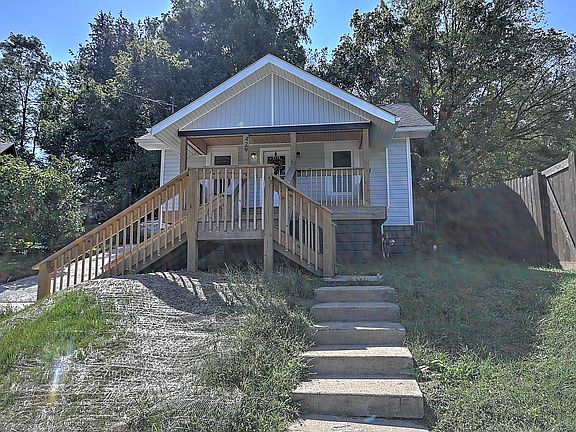 2nd image of 429 Norfolk Ave