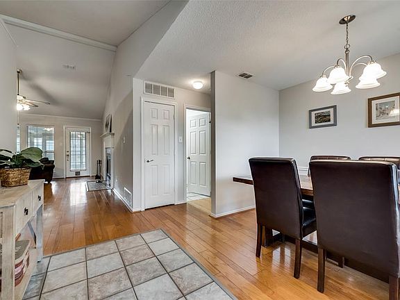 4th image of 1622 Develon Dr