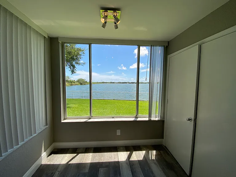 2831 N Oakland Forest Dr #101 — Photo 58