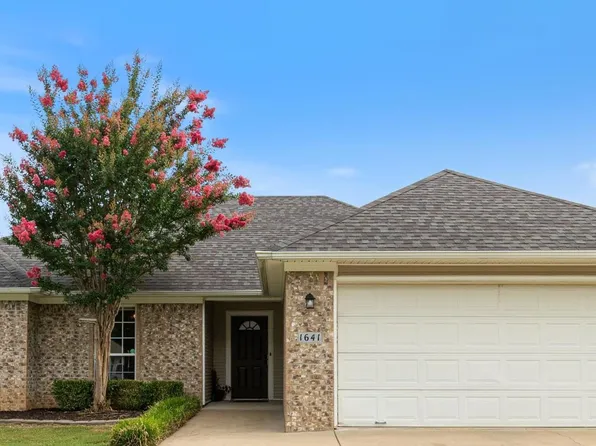 1641 White Oak Cir, Benton, AR 72019
