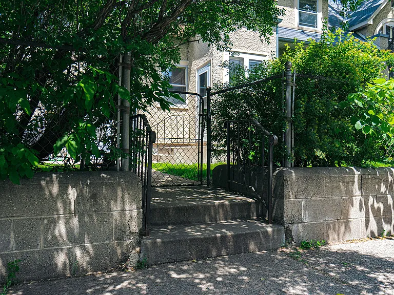3450 Harriet Ave — Photo 2