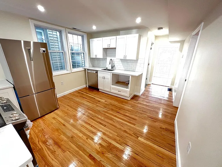 79 Moreland St #1 — Photo 2