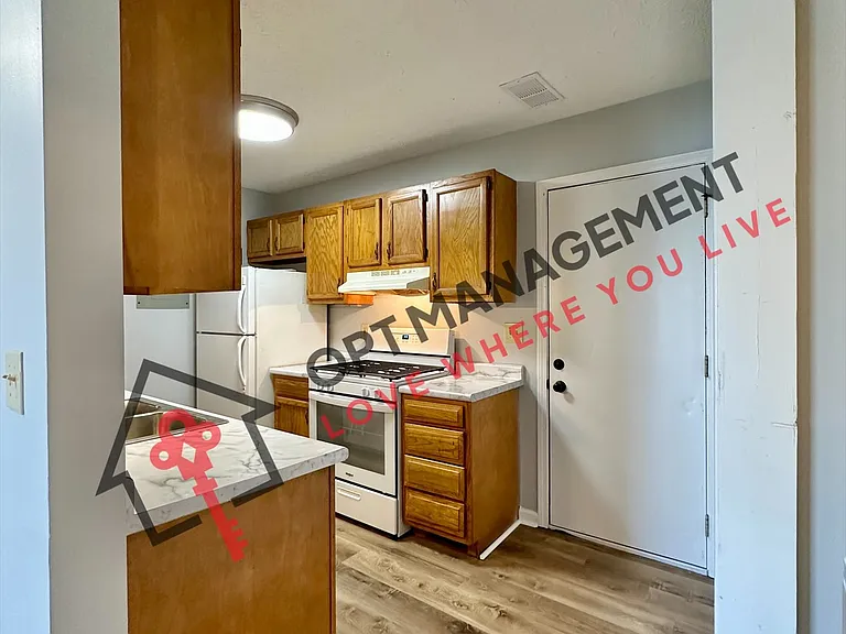 132 S 31st St #1 — Photo 6