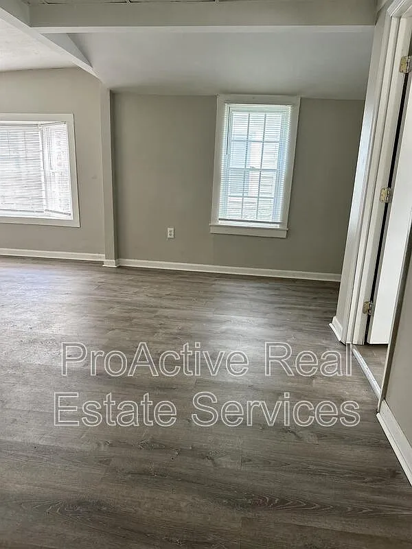 2 bed, 1.0 bath, 740 sqft, $1,650 — Photo 4